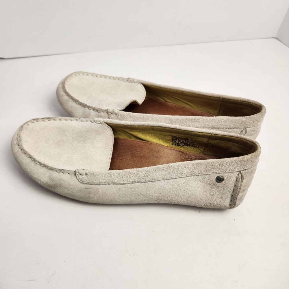 Ugg Women's Ivory Suede Casual Comfy Loafers Size 7 - Picture 2 of 8